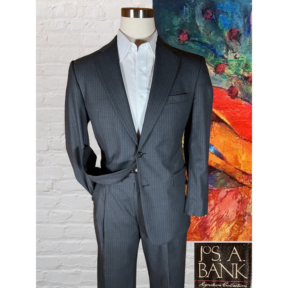 Jos A Bank Signature 41R 34x30 Gray with Ice Blue Dashed Stripe Suit Set